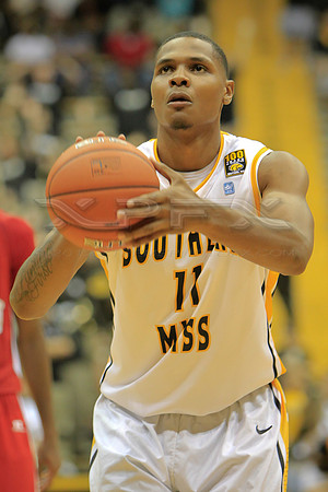 CGR121110_USM_V_WKU-90