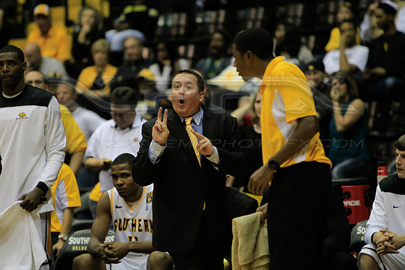 CGR121110_USM_V_WKU-57