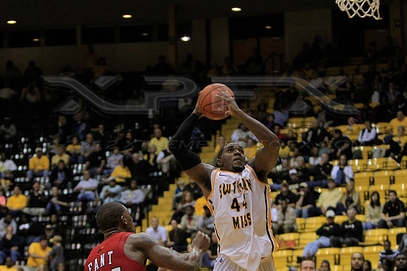 CGR121110_USM_V_WKU-43