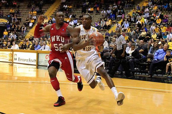 CGR121110_USM_V_WKU-30