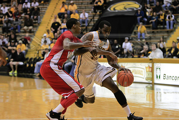 CGR121110_USM_V_WKU-24