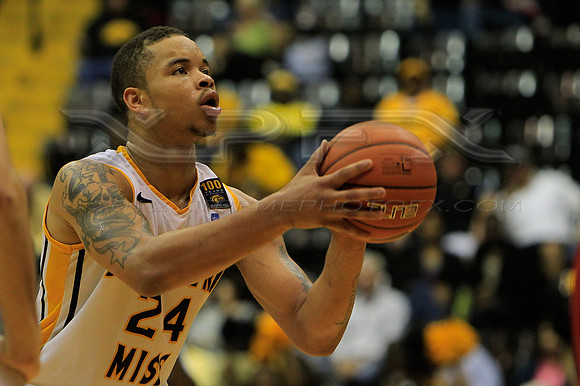 CGR121110_USM_V_WKU-53