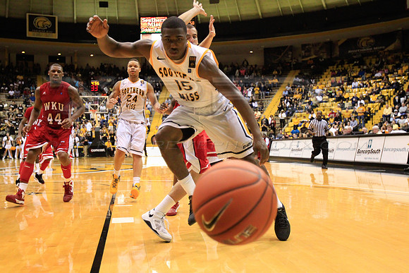 CGR121110_USM_V_WKU-72