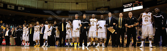 CGR121110_USM_V_WKU-99