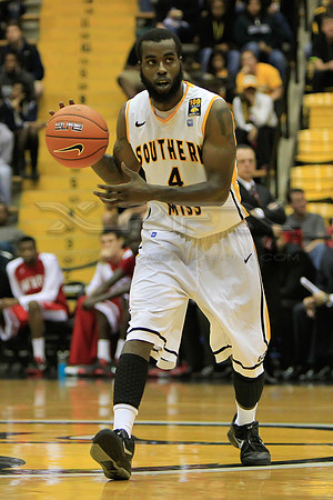 CGR121110_USM_V_WKU-48