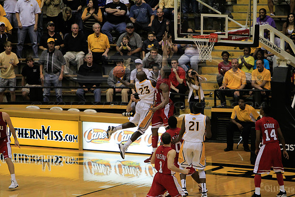 CGR121110_USM_V_WKU-40