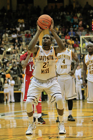 CGR121110_USM_V_WKU-77