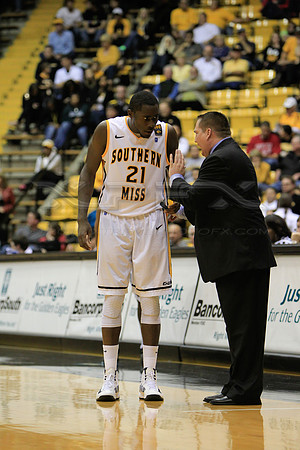 CGR121110_USM_V_WKU-80