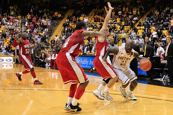 CGR121110_USM_V_WKU-69