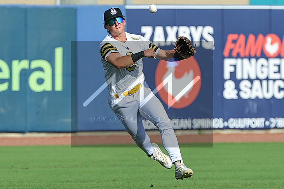 MI3_4878