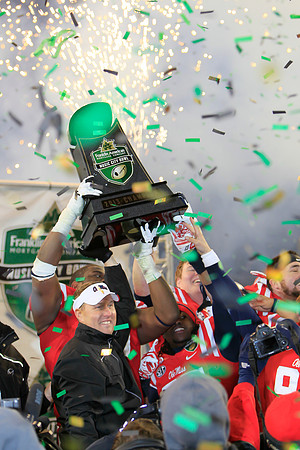 CGR131230254_Music City  Bowl_2013